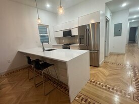 315 25th St in Union City, NJ - Building Photo