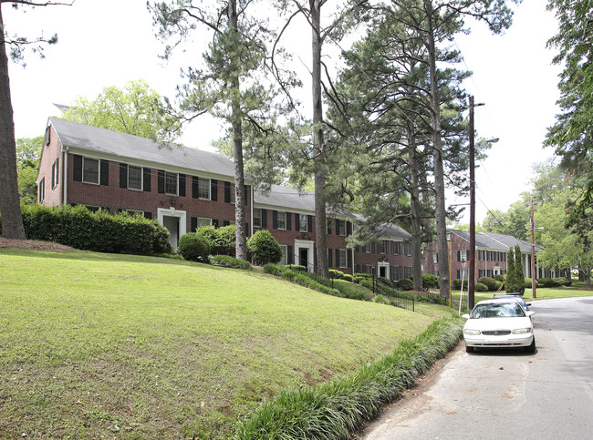 122 NE Sheridan Dr in Atlanta, GA - Building Photo - Building Photo