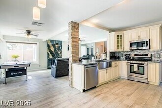 1925 Roxford Dr in Las Vegas, NV - Building Photo - Building Photo