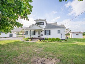 13182 Pulaski Pike in Ardmore, AL - Building Photo