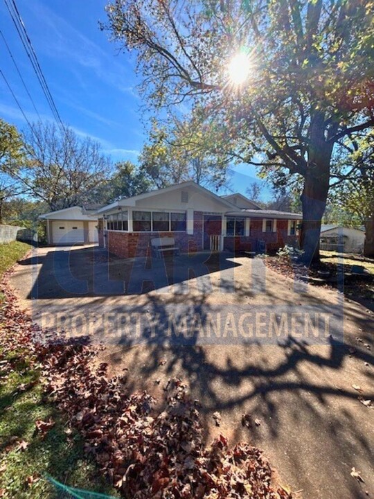 1048 Audubon Ln in Chattanooga, TN - Foto de edificio