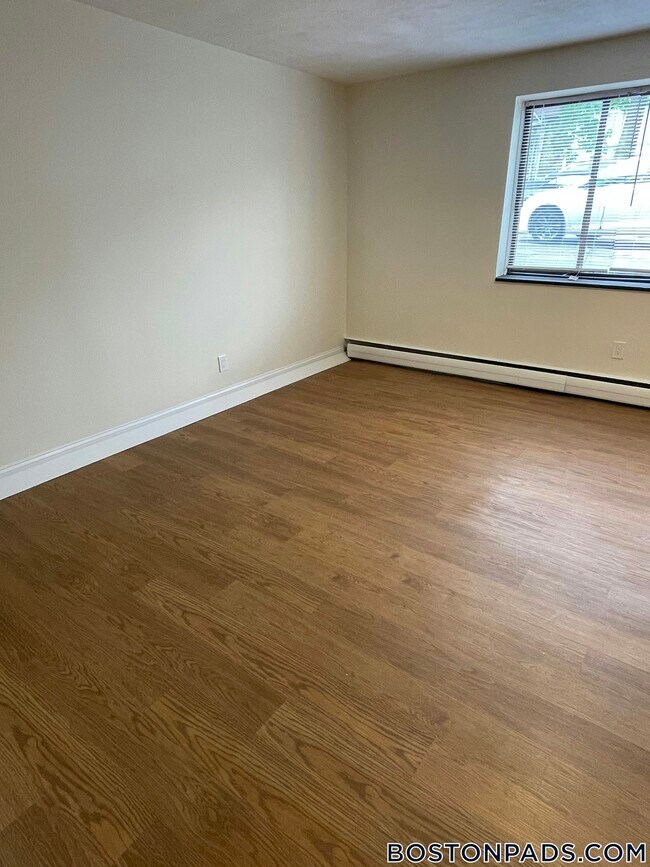 222 Babcock St, Unit 1F in Brookline, MA - Building Photo - Building Photo