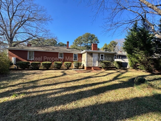 325 Jones Franklin Rd in Raleigh, NC - Foto de edificio - Building Photo