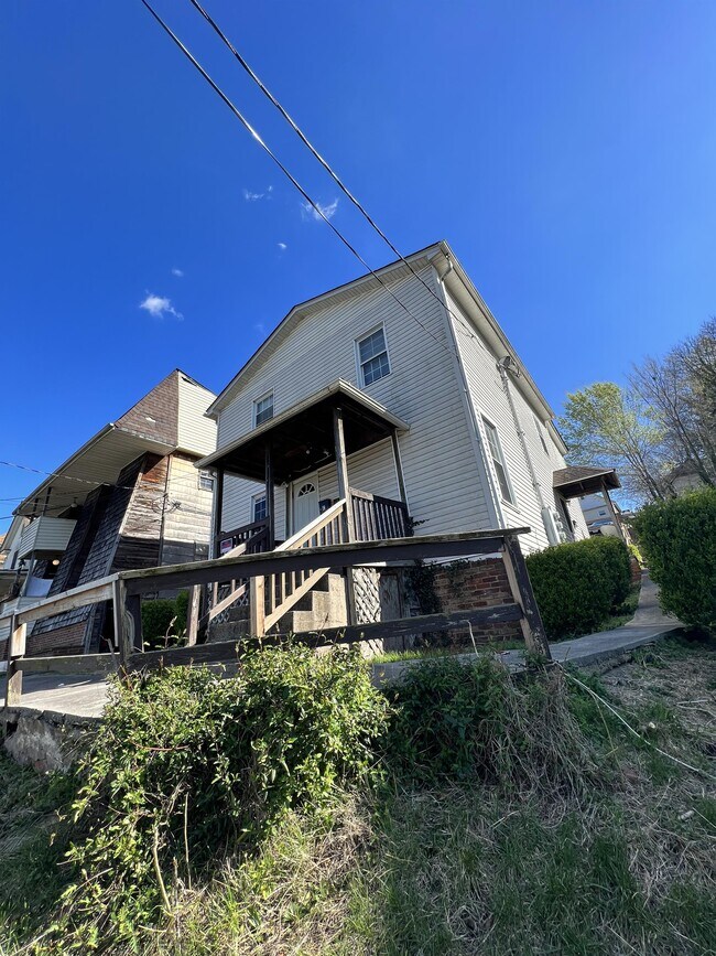 611 Bullitt Ave SE Rentals in Roanoke, VA