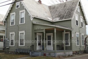 19 Grant St in Burlington, VT - Building Photo