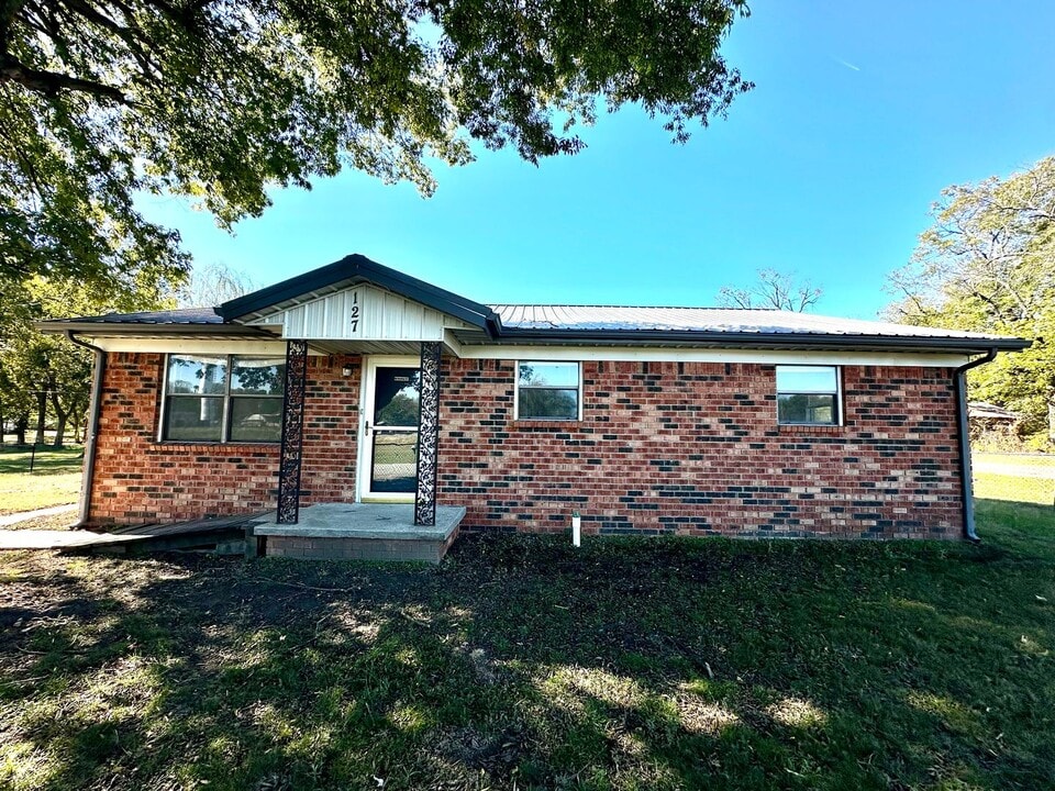 127 Monroe St in Braggs, OK - Building Photo