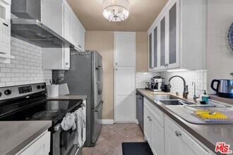 7740 Redlands St in Los Angeles, CA - Building Photo - Building Photo