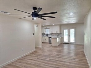 8100 Cross Dr in North Richland Hills, TX - Building Photo - Building Photo