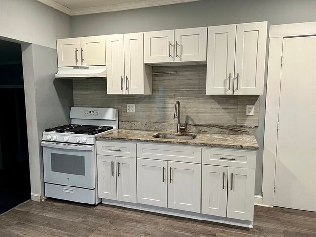 15 Church Ave in Woburn, MA - Foto de edificio - Building Photo