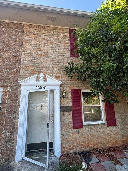1200 Cactus Ave in Columbia, SC - Building Photo