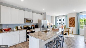 172 Gray Silver Rd in Inwood, WV - Building Photo