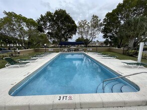 2652 Riverside Dr in Coral Springs, FL - Foto de edificio - Building Photo