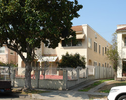 757 N Heliotrope Dr in Los Angeles, CA - Building Photo