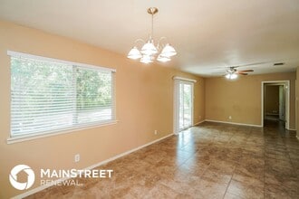 110 Simler St in San Antonio, TX - Building Photo - Building Photo