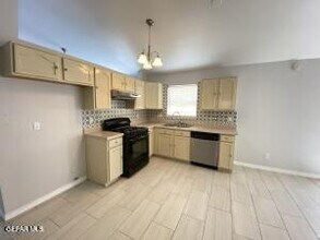 12048 Spire Terrace Dr in El Paso, TX - Building Photo - Building Photo