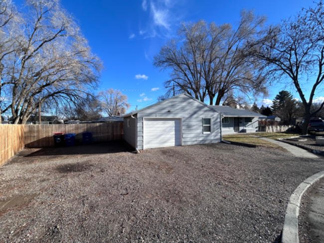 1240 Blue Lakes Cir in Twin Falls, ID - Building Photo - Building Photo