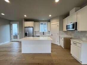 3660 SW Sandlewood Ln in Gresham, OR - Building Photo - Building Photo