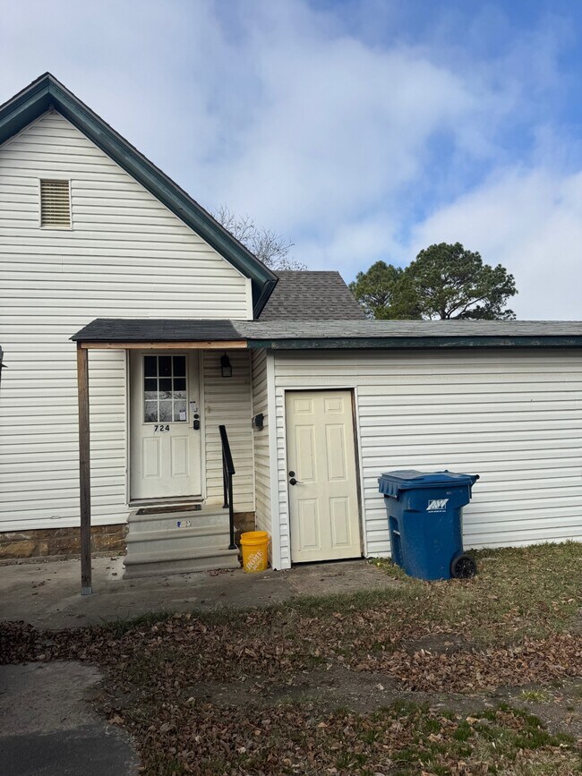 724 E Delaware Ave in Mcalester, OK - Building Photo - Building Photo