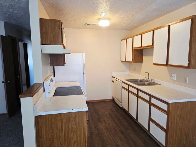 4873 Marshall Dr in Omaha, NE - Building Photo - Building Photo