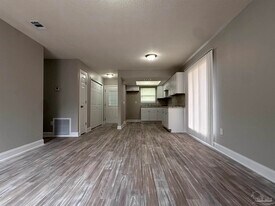 1425 Toni St in Pensacola, FL - Building Photo