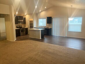 624 N Scotney Ave in Meridian, ID - Building Photo - Building Photo