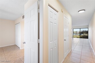 7410 Lake Breeze Dr in Ft. Myers, FL - Building Photo - Building Photo