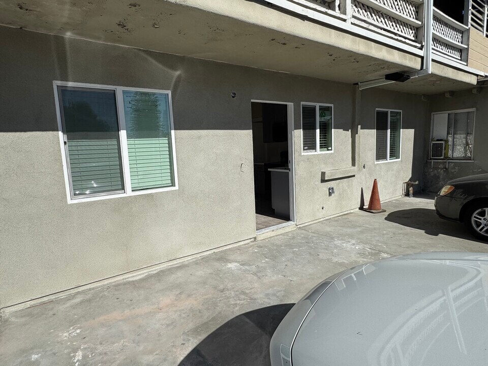 921 E 6th St, Unit 921 in Pomona, CA - Building Photo