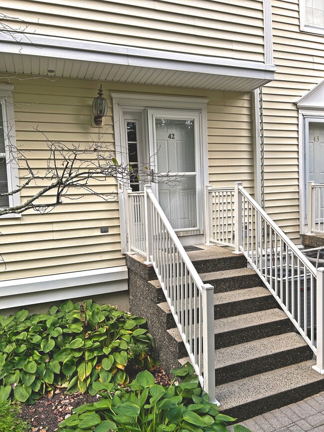 629 Danbury Rd in Ridgefield, CT - Building Photo - Building Photo