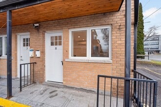 3879 Bathurst St in Toronto, ON - Building Photo - Building Photo