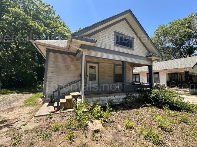 property at 327 N Spruce St