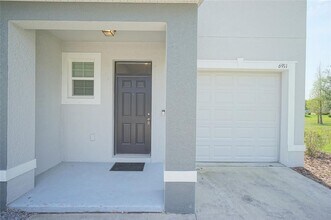 6911 Breezy Palm Dr in Riverview, FL - Building Photo - Building Photo
