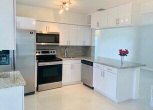 1810 SW 22nd Ave in Fort Lauderdale, FL - Building Photo - Building Photo