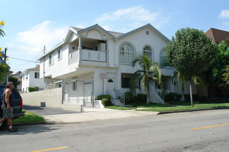 335-337 E Providencia Ave in Burbank, CA - Building Photo - Building Photo