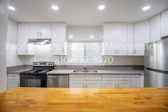 24 27th Pl in Los Angeles, CA - Building Photo - Building Photo