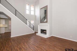 5917 Hollytree Dr in Tyler, TX - Building Photo - Building Photo