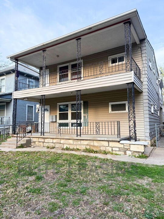 1254 SW Clay St in Topeka, KS - Building Photo