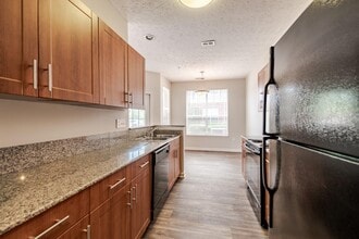 Westlake at Morganton Apartment Homes in Fayetteville, NC - Building Photo - Building Photo