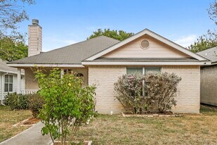 417 Canterbury Ln in Converse, TX - Building Photo