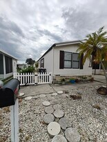 1002 51st Avenue Plaza W in Bradenton, FL - Building Photo