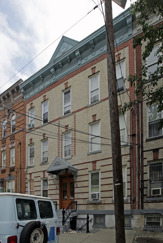 232 Van Horne St in Jersey City, NJ - Foto de edificio - Building Photo