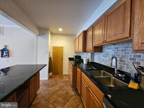 2621 Wagon Dr in Alexandria, VA - Building Photo - Building Photo