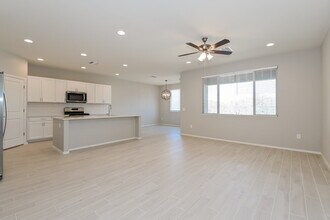 13875 E Silver Pne Trl in Vail, AZ - Foto de edificio - Building Photo