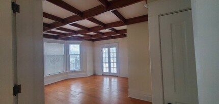 556 College Ave SE, Unit 558 - Whole 1st Floor in Grand Rapids, MI - Building Photo - Building Photo