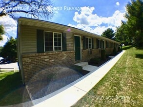 605 Country Club Rd-Unit -B in Red Lion, PA - Building Photo - Building Photo