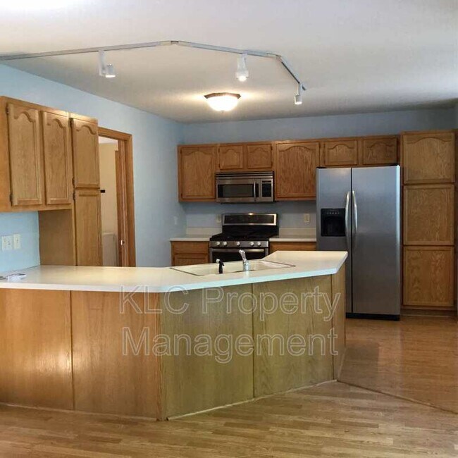 1914 NW School St in Ankeny, IA - Building Photo - Building Photo