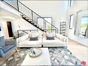 11326 Victory Blvd in Los Angeles, CA - Building Photo - Building Photo