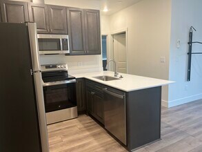 1525 Jonmart Ave SE, Unit 101 in Salem, OR - Building Photo - Building Photo