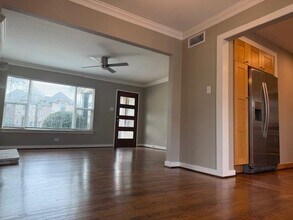 9941 Mixon Dr in Dallas, TX - Building Photo - Building Photo