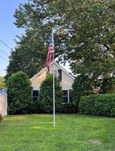 88 Oxford Ave in Warwick, RI - Foto de edificio - Building Photo