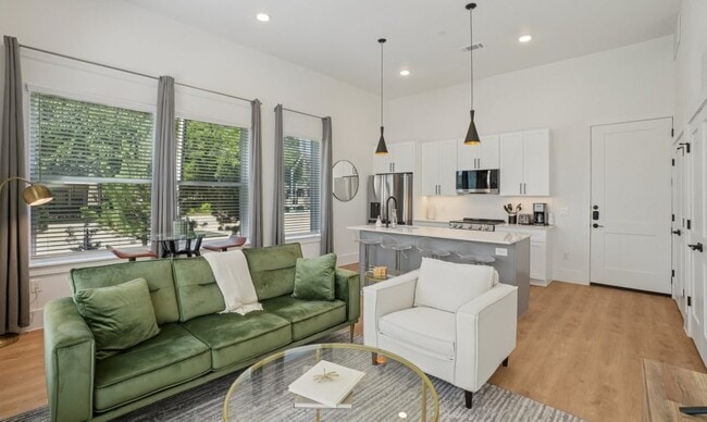 6418 Maple Ave, Unit 312